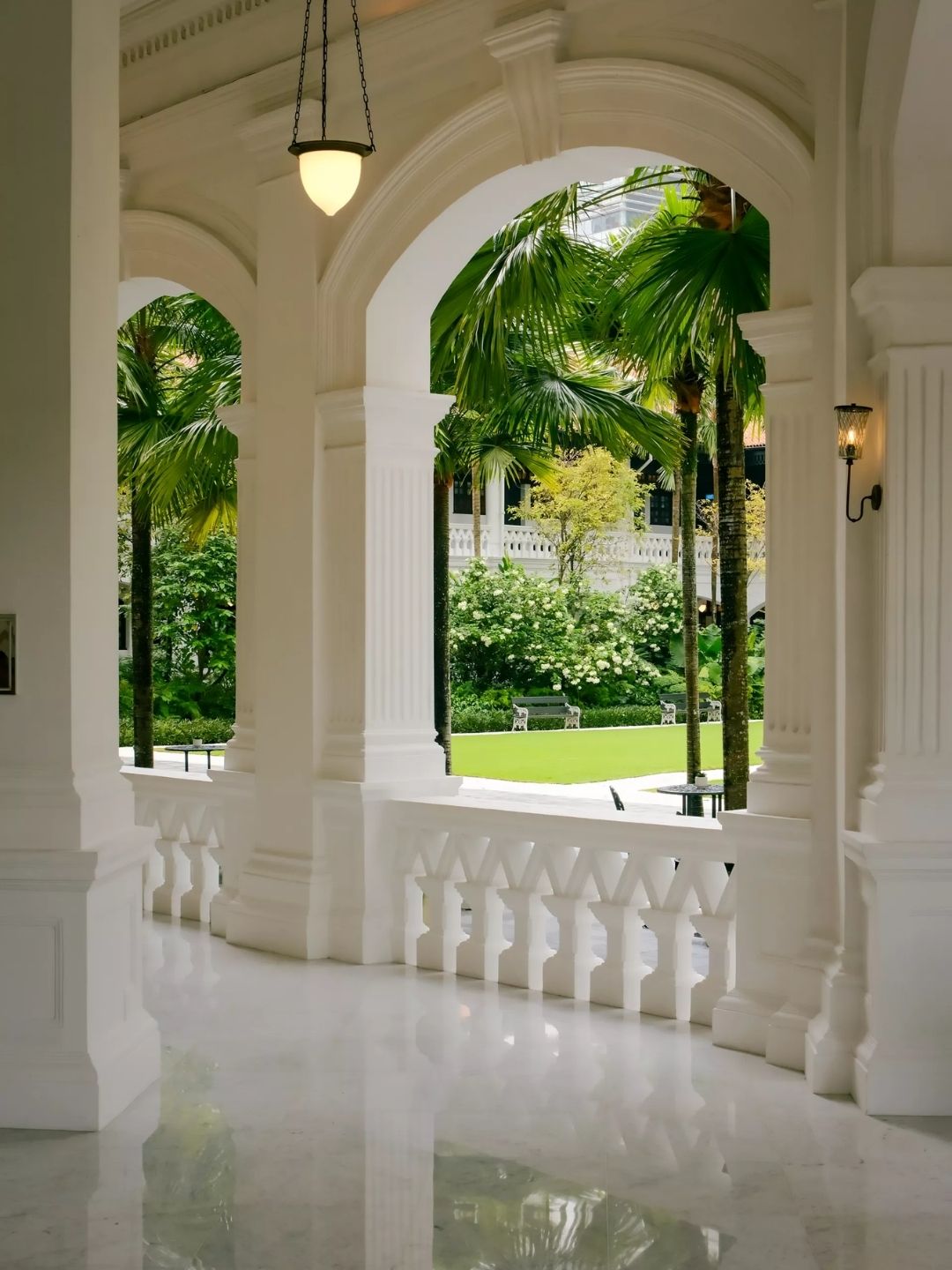 PHOTO COURTESY OF THE RAFFLES SPA, SINGAPORE